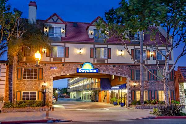 Days Inn by Wyndham Los Angeles LAX/Redondo/Manhattan Beach in Lawndale, California, United States