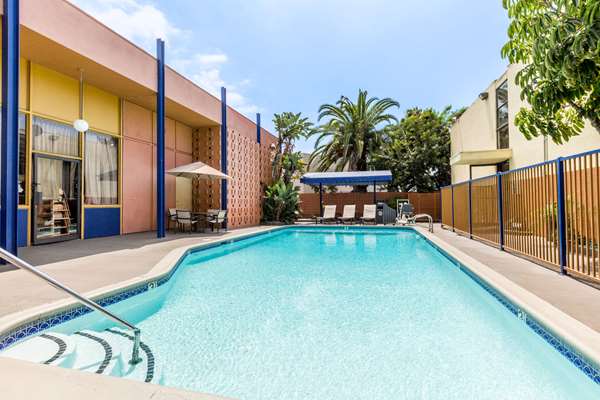 Days Inn by Wyndham Los Angeles LAX/VeniceBch/Marina DelRay in Inglewood, California, United States