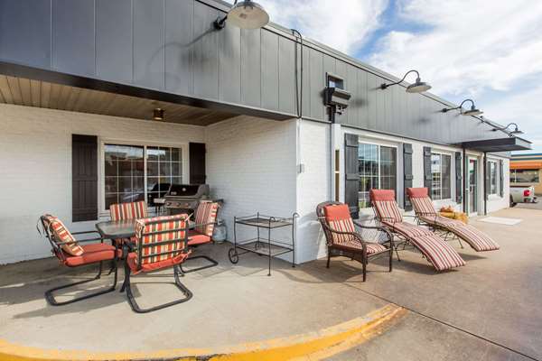 Days Inn by Wyndham Pierre in Pierre, South Dakota, United States