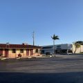 Deluxe Inn Motel