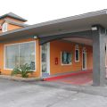 Deluxe Inn Motel