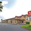 Econo Lodge Inn & Suites