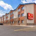 Econo Lodge Inn & Suites