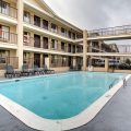 Econo Lodge North