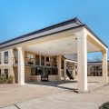 Econo Lodge Pearl