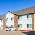 Econo Lodge & Suites