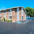 Econo Lodge on the Bay