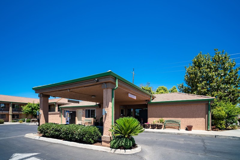 Edgewater Inn & Suites in Reedley, California, United States
