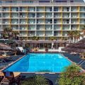 El Tropicano Riverwalk Hotel