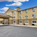 Estherville Hotel & Suites