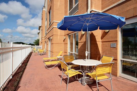 Fairfield Inn & Suites by Marriott Milwaukee Airport in Oak Creek, Wisconsin, United States