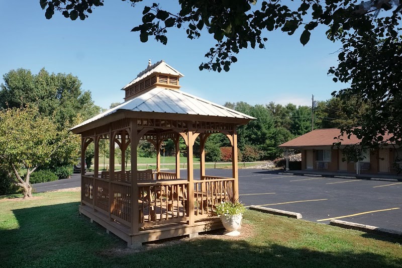 Four Seasons Motel in Mount Vernon, Indiana, United States