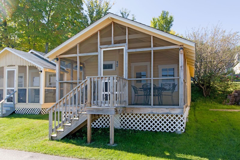 Half Moon Motel & Cottages in Laconia, New Hampshire, United States