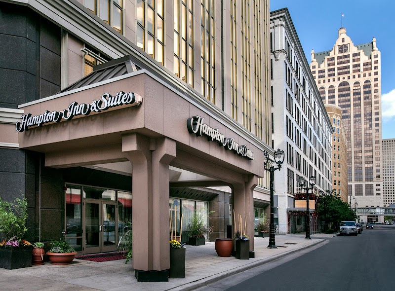 Hampton Inn & Suites Milwaukee Downtown in Milwaukee, Wisconsin, United States