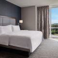 Hampton Inn & Suites Teaneck Glenpointe