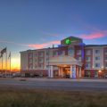 Holiday Inn Express Hotel & Suites Elk City