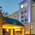 Holiday Inn Express & Suites Atlanta Buckhead Area