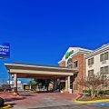 Holiday Inn Express & Suites Eagle Pass