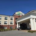 Holiday Inn Express & Suites Fairmont