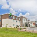 Holiday Inn Express & Suites Salem