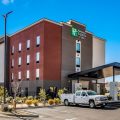 Holiday Inn Express & Suites Tulsa East – Catoosa