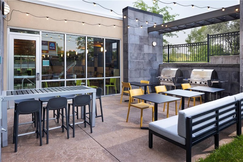 Home2 Suites by Hilton Roseville Minneapolis in Roseville, Minnesota, United States