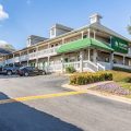 HomeTowne Studios by Red Roof Atlanta NE – Peachtree Corners