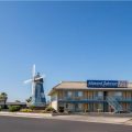 Howard Johnson by Wyndham Ceres