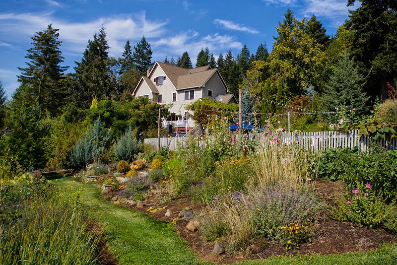 Husum Highlands Bed and Breakfast in Hood River, Oregon, United States