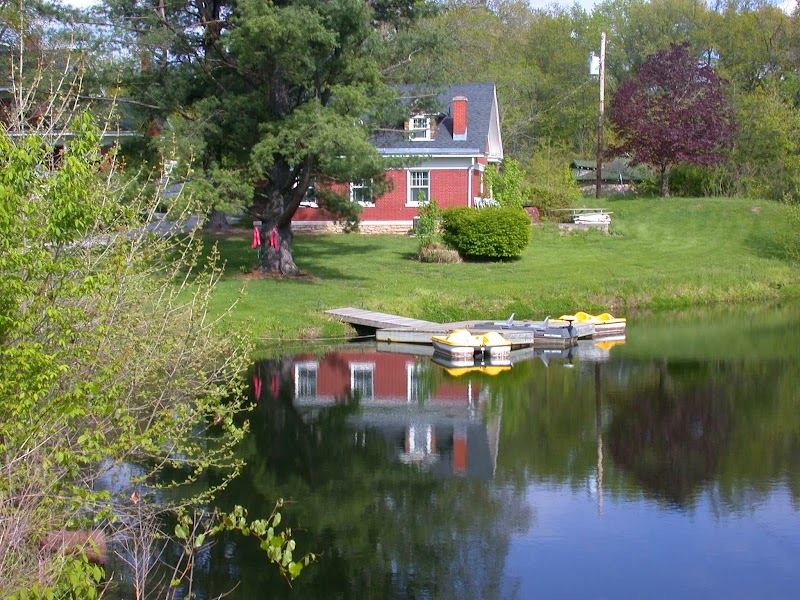 Inn on Crescent Lake in Excelsior Springs, Missouri, United States