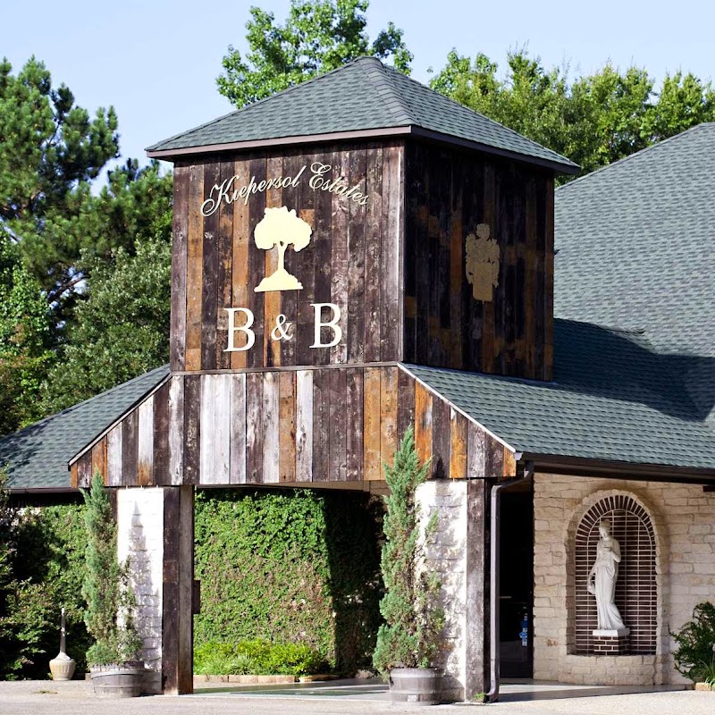 Kiepersol Estates Bed & Breakfast in Bullard, Texas, United States