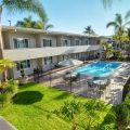 La Avenida Inn