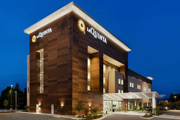 La Quinta Inn & Suites by Wyndham Burlington in Burlington, Washington, United States