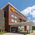 La Quinta Inn & Suites by Wyndham Crowley