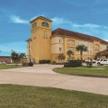 La Quinta Inn & Suites by Wyndham Deer Park