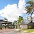 La Quinta Inn & Suites by Wyndham Plantation at Peters Rd