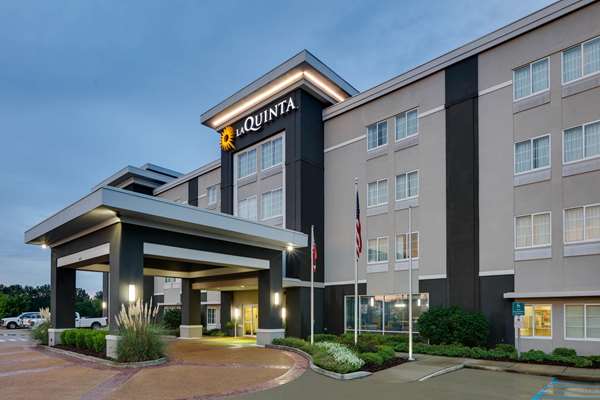 La Quinta Inn & Suites by Wyndham Starkville at MSU in Mississippi State, Mississippi, United States