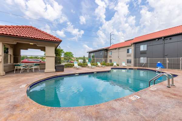 La Quinta Inn by Wyndham Kansas City Lenexa in Lenexa, Kansas, United States