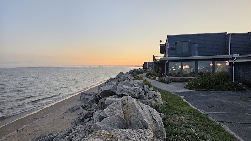 Lighthouse Inn - Two Rivers in Manitowoc, Wisconsin, United States