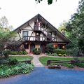 Lily Creek Lodge