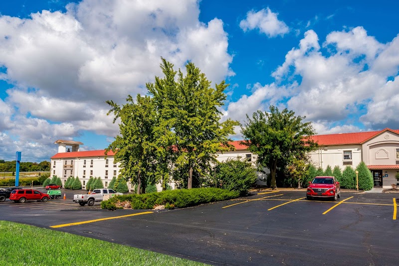 Motel 6 Hazelwood, MO in Hazelwood, Missouri, United States