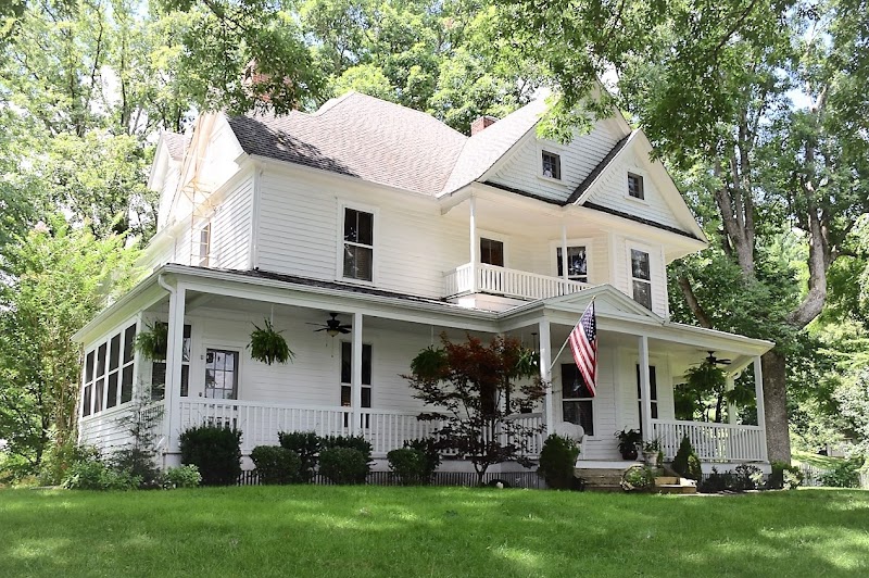 Oak Hill on Love Lane Bed & Breakfast in Canton, North Carolina, United States