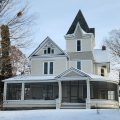 Oaklawn Inn