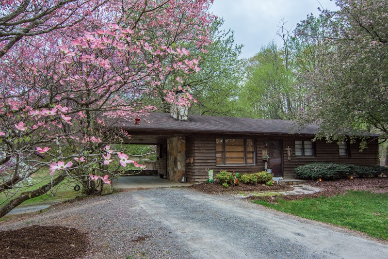 Pilot Knob Inn in Mount Airy, North Carolina, United States