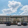 Quality Inn & Suites Detroit Metro Airport