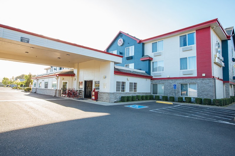 Red Lion Inn & Suites McMinnville in McMinnville, Oregon, United States