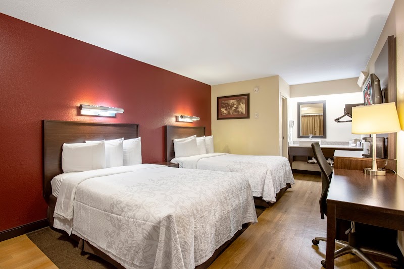 Red Roof Inn PLUS+ Pittsburgh South - Airport in Carnot-Moon, Pennsylvania, United States