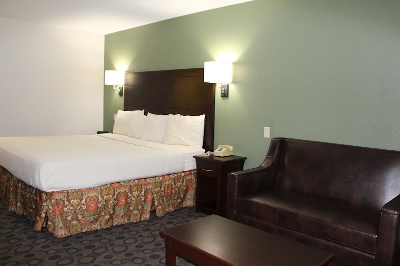Regency Inn & Suites in Pittsburg, Kansas, United States