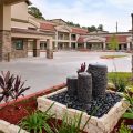 Scottish Inn & Suites