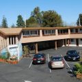 Stanford Motor Inn